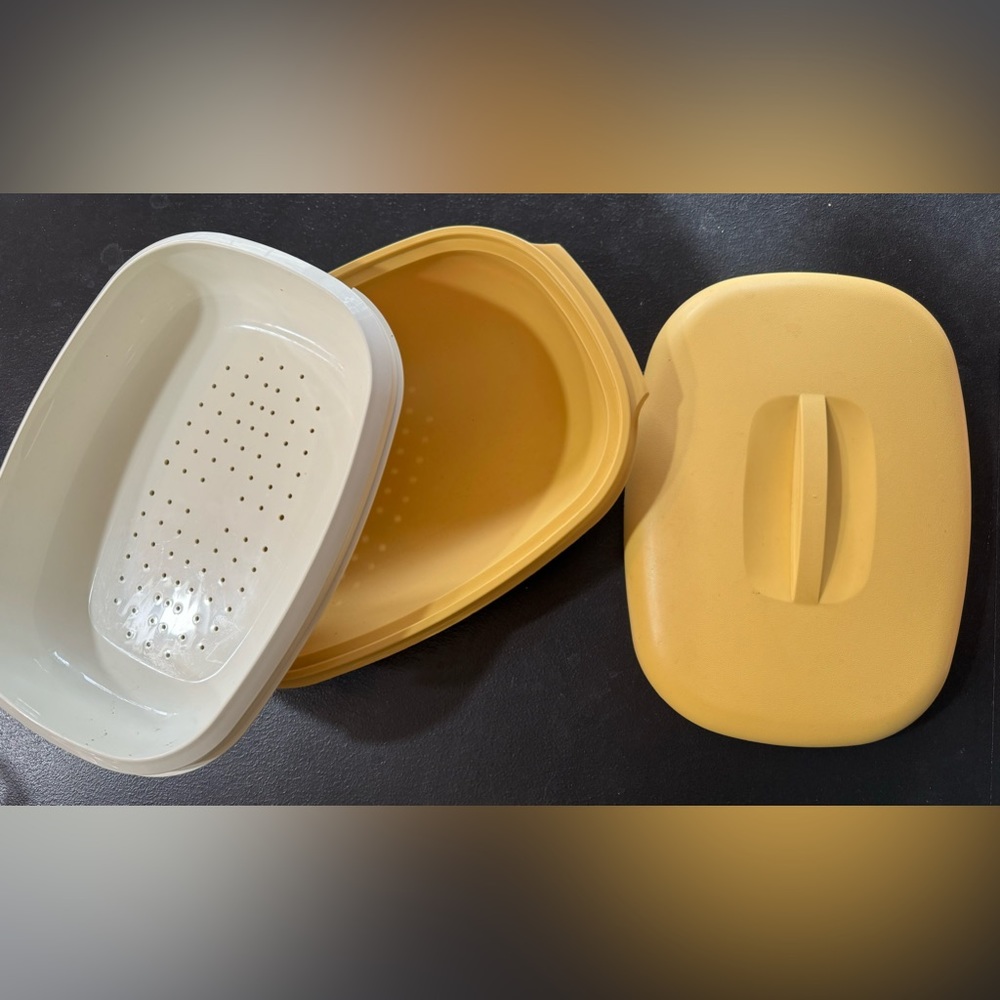 Vintage Tupperware, microwave steamer